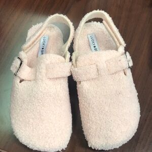 Lucky Brand Girls Pink Sherpa Clogs size 2 NWOT